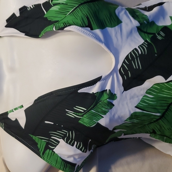 Cupshe Leafy One Piece Swimsuit SZ LG - Picture 2 of 6